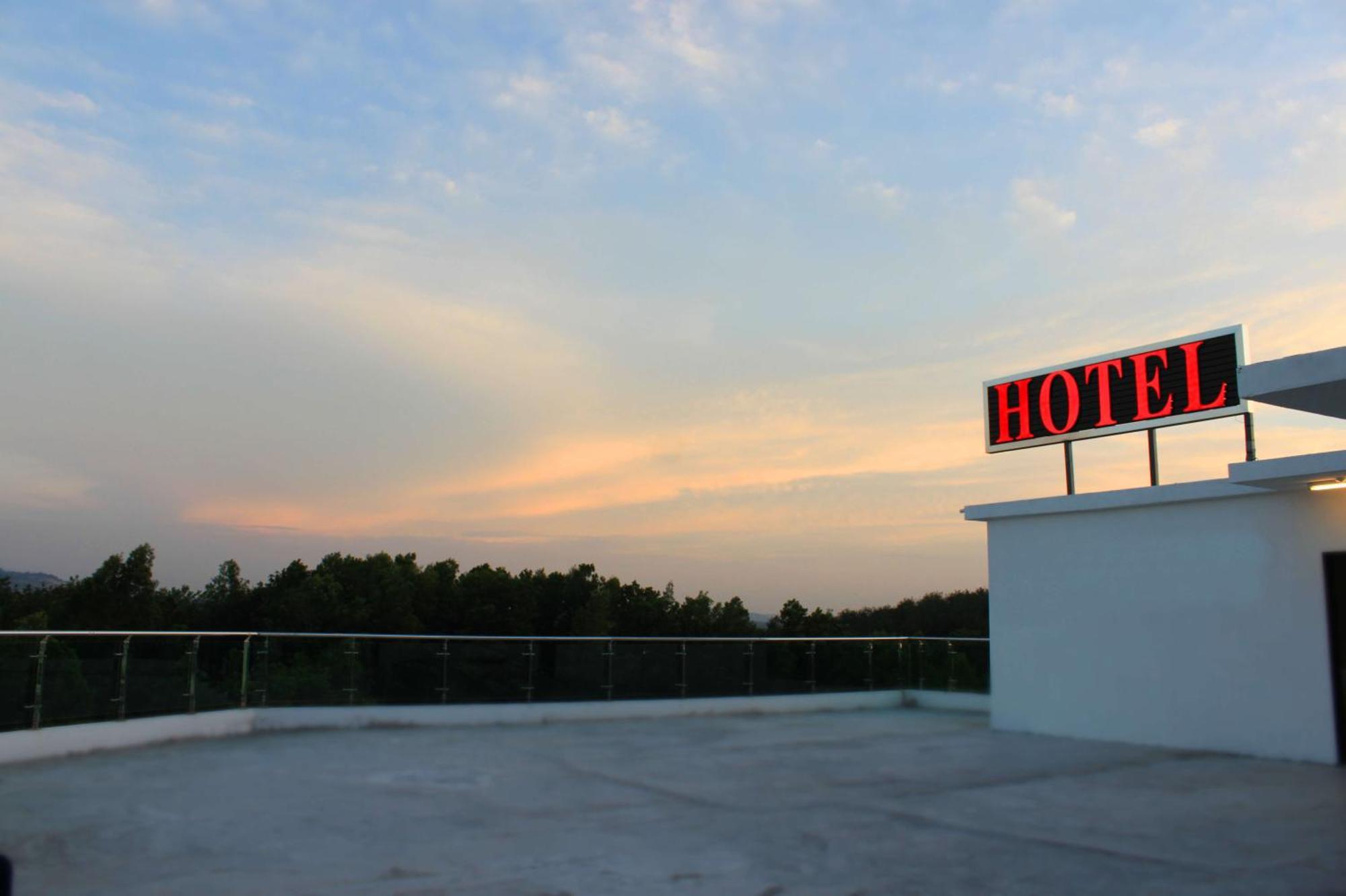Hotel Time Boutique Nilai Exterior foto